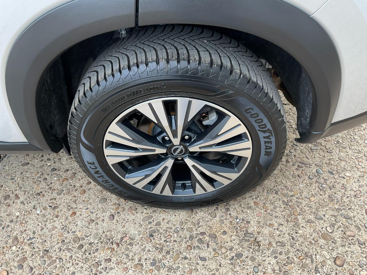 Nissan Rogue SV 2023