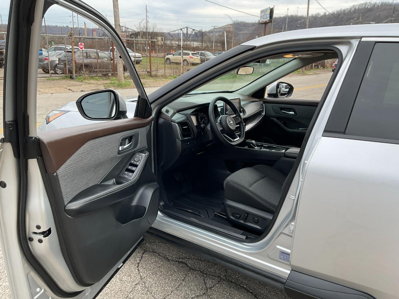 Nissan Rogue SV 2023