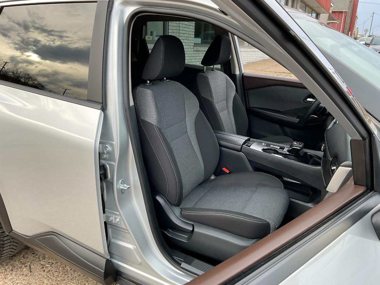 Nissan Rogue SV 2023