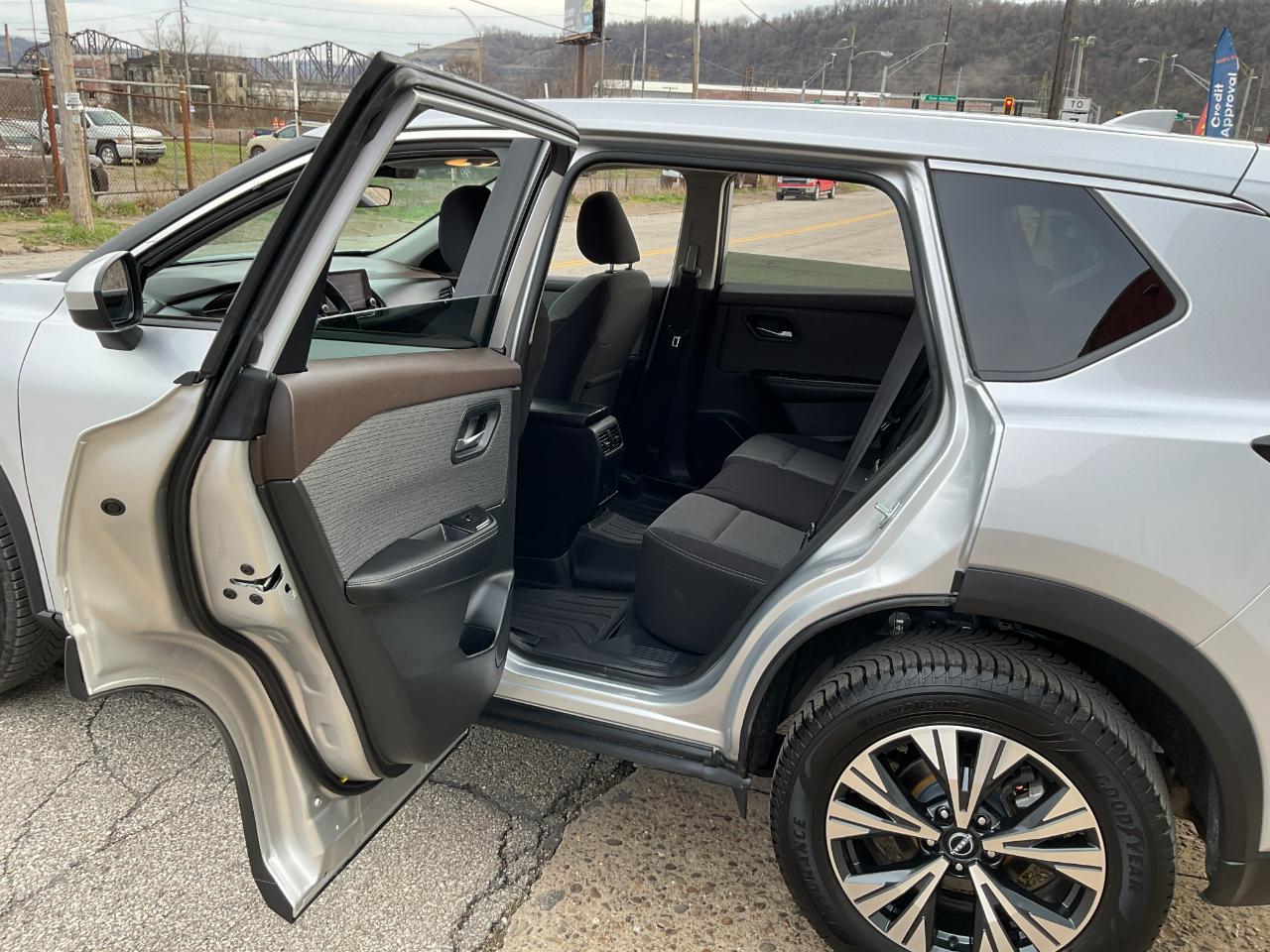 Nissan Rogue SV 2023