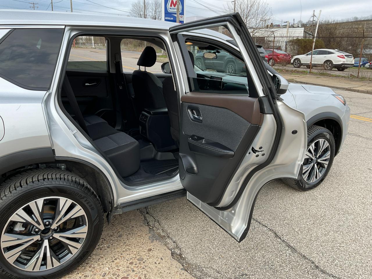 Nissan Rogue SV 2023