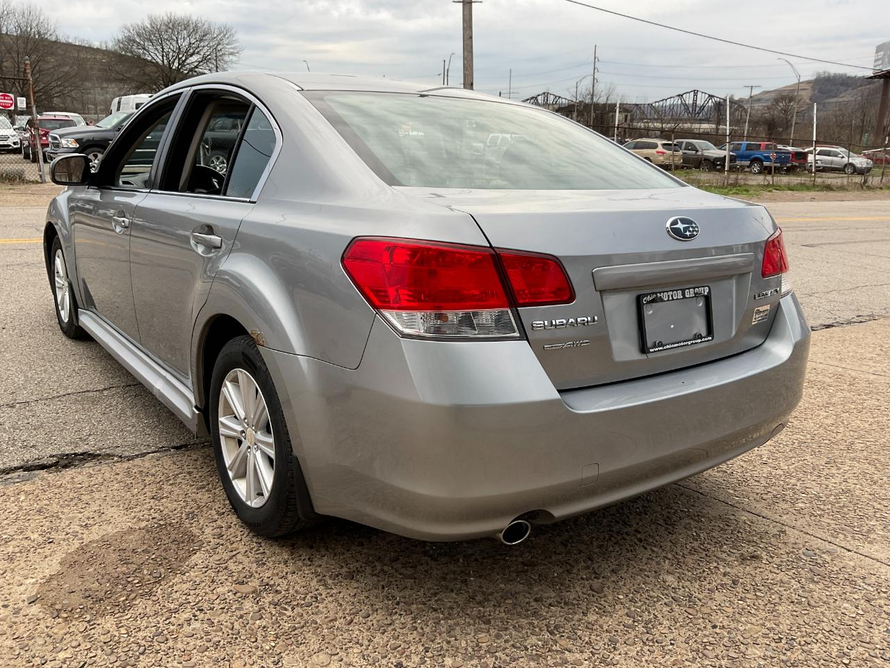 Subaru Legacy 2.5i Premium 2011