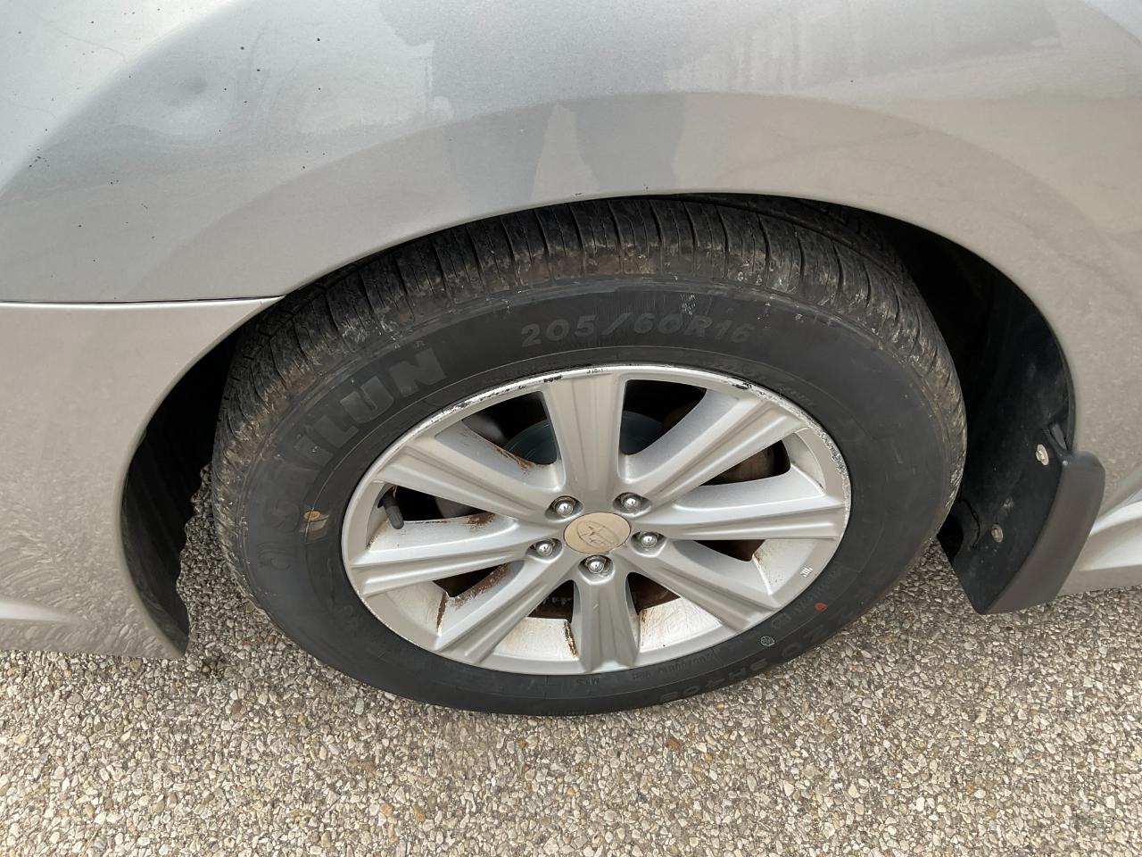 Subaru Legacy 2.5i Premium 2011