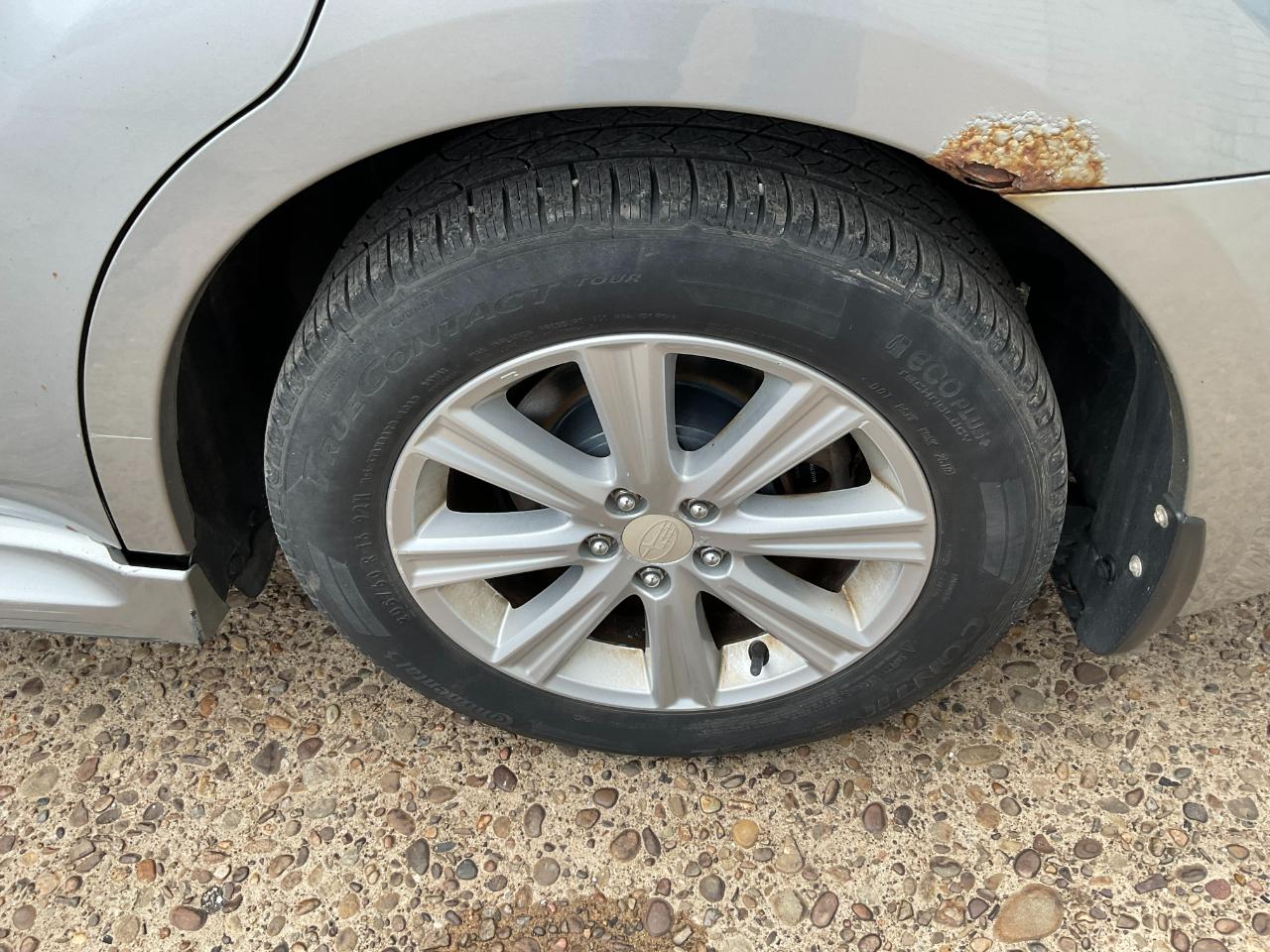 Subaru Legacy 2.5i Premium 2011