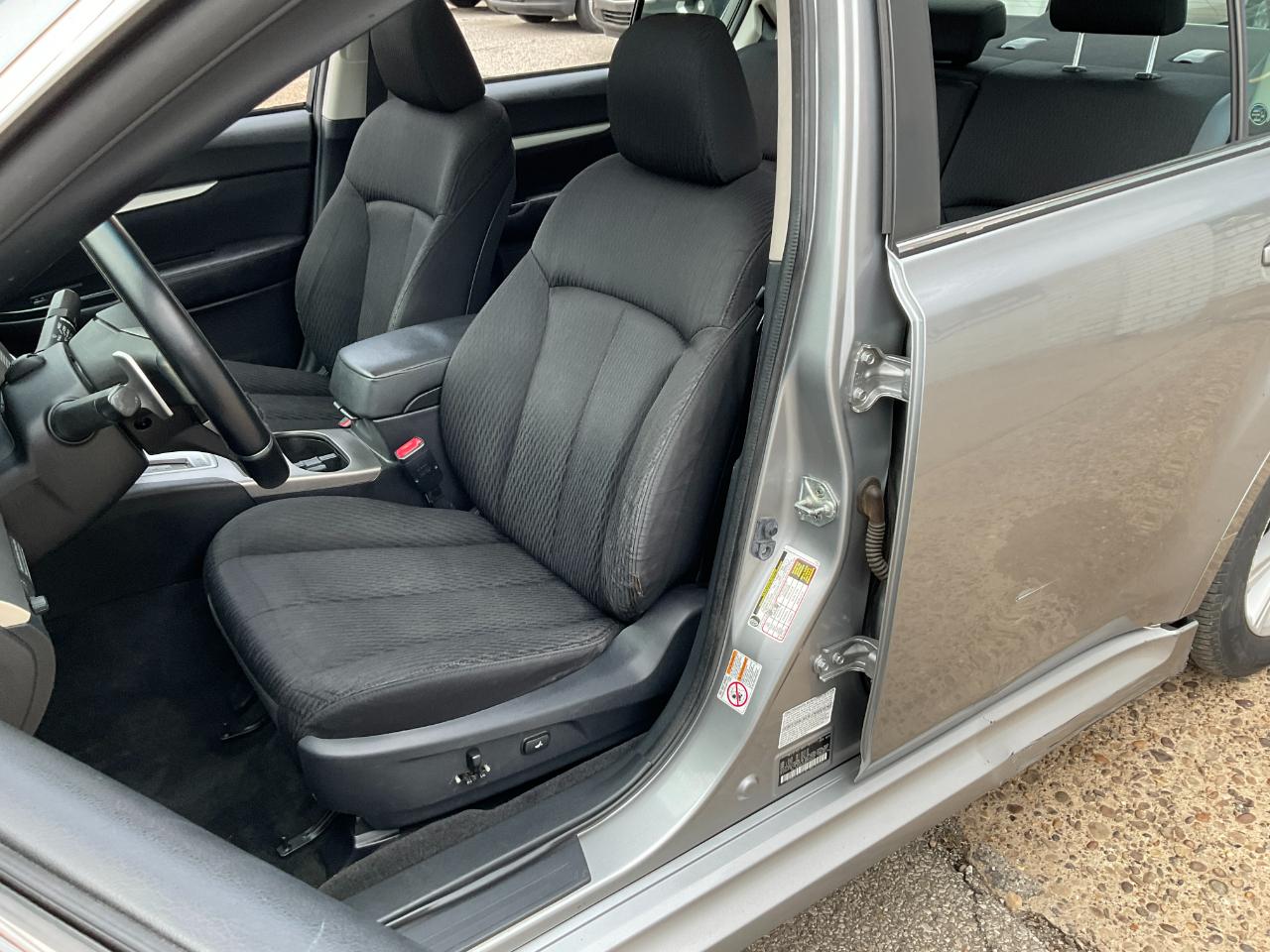 Subaru Legacy 2.5i Premium 2011