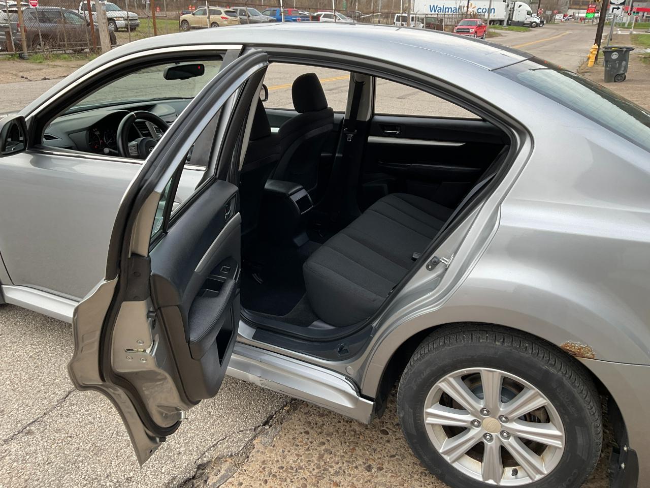 Subaru Legacy 2.5i Premium 2011