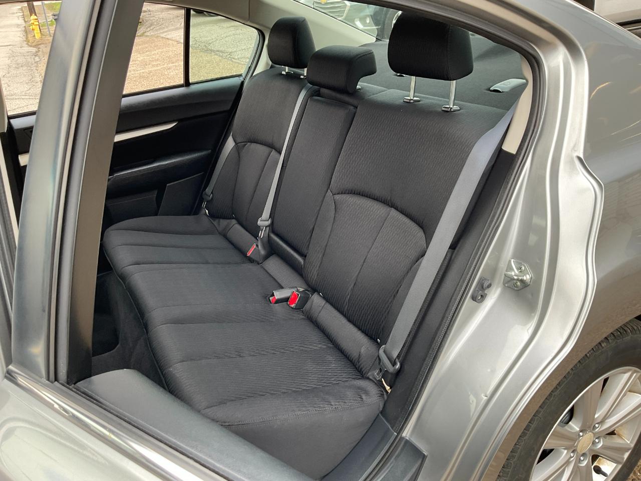 Subaru Legacy 2.5i Premium 2011