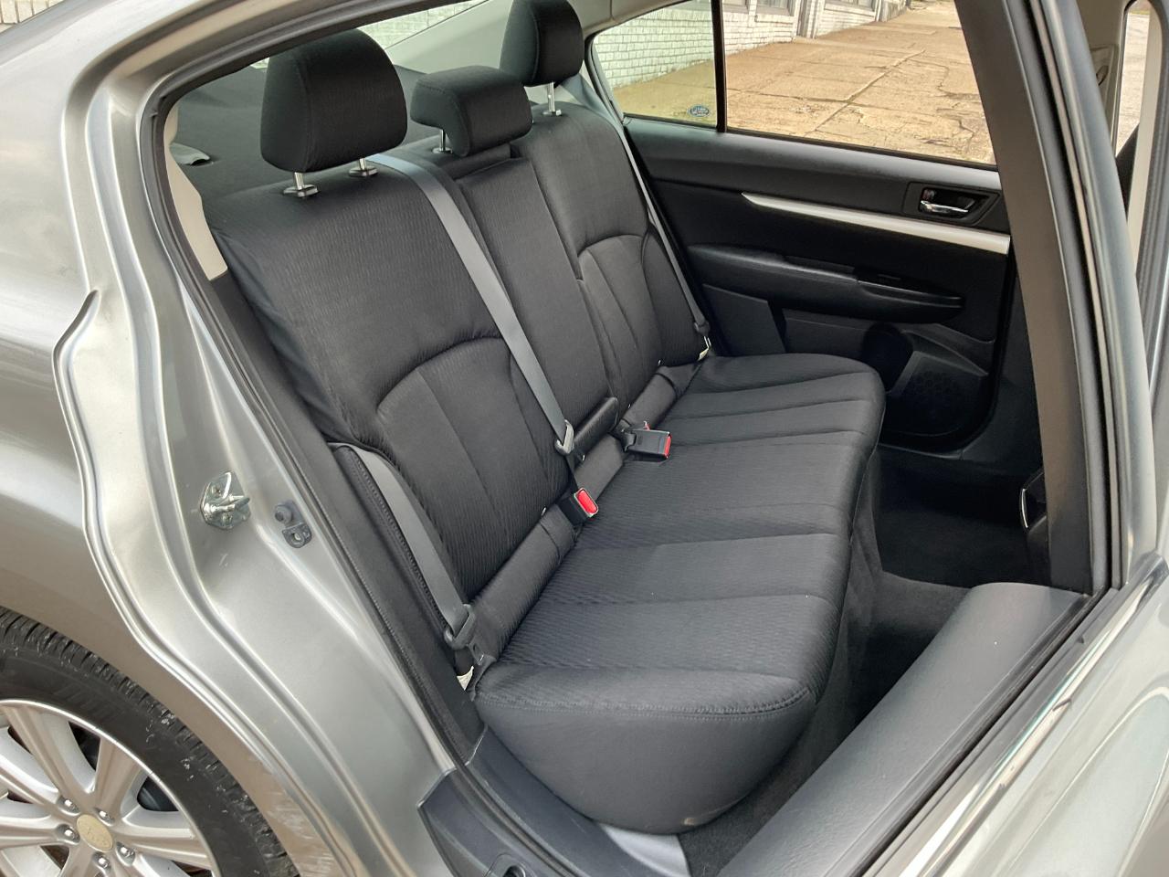 Subaru Legacy 2.5i Premium 2011