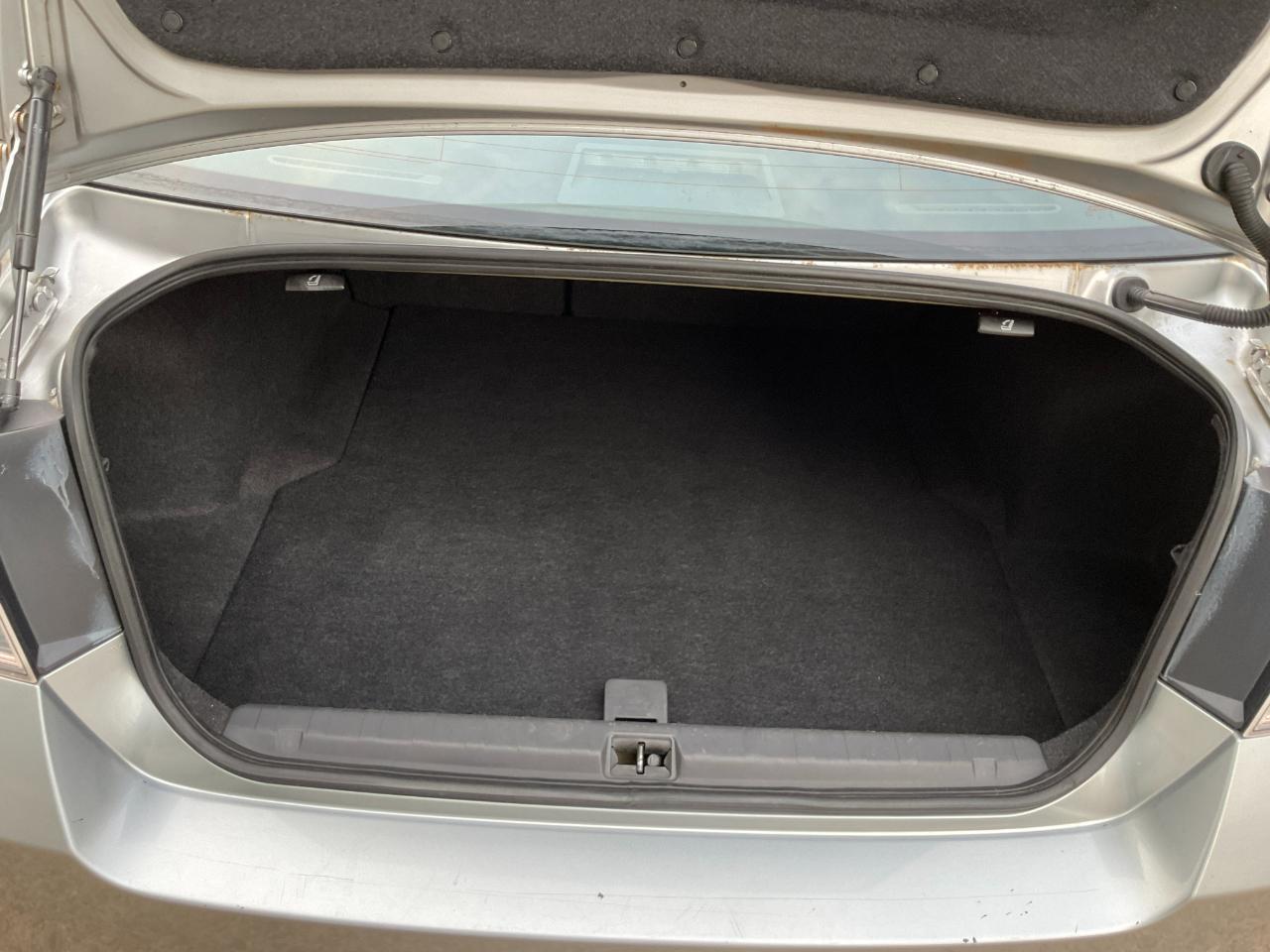 Subaru Legacy 2.5i Premium 2011