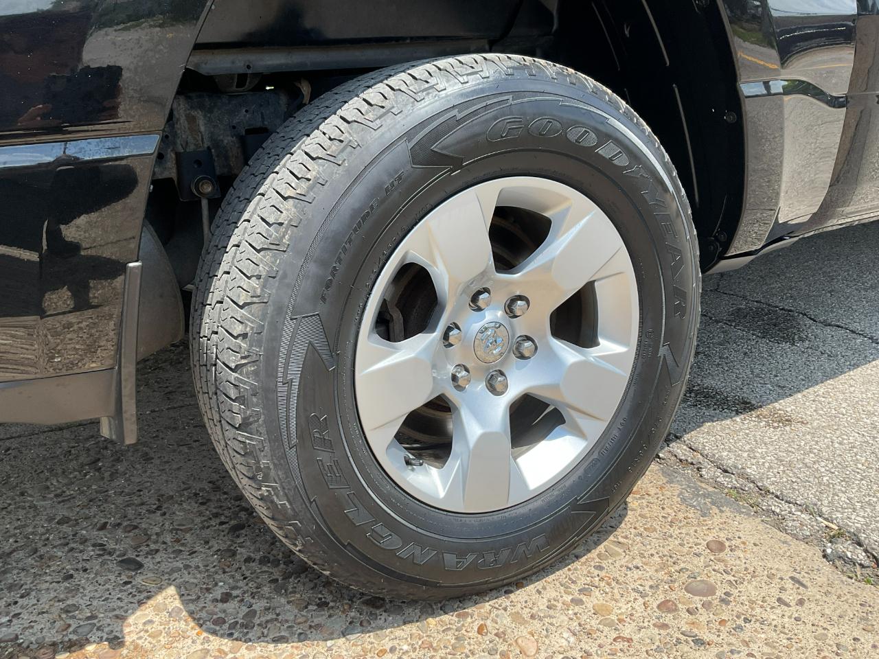 RAM 1500 Big Horn Quad Cab 4WD 2019
