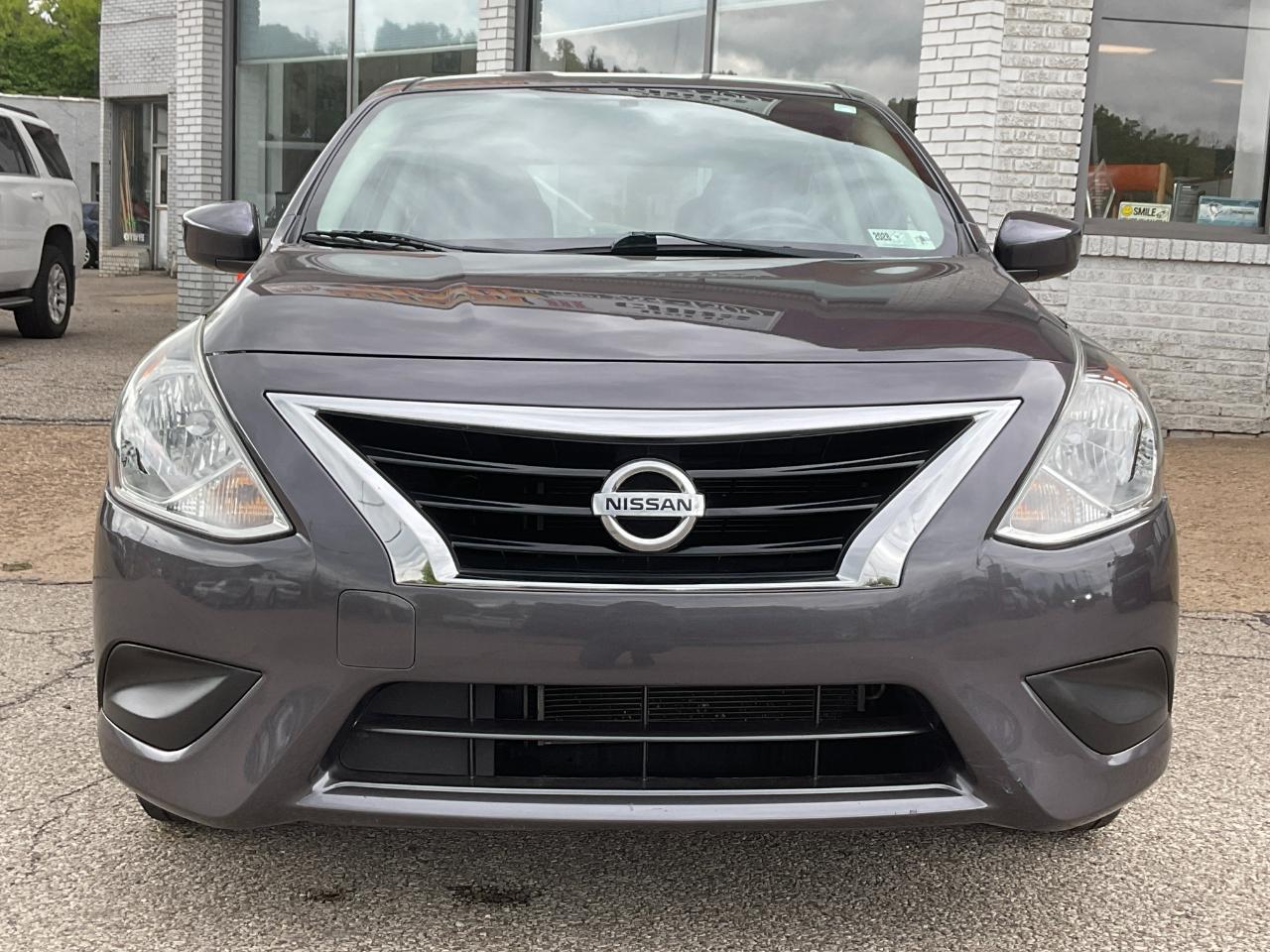 Nissan Versa 1.6 S 5M 2015