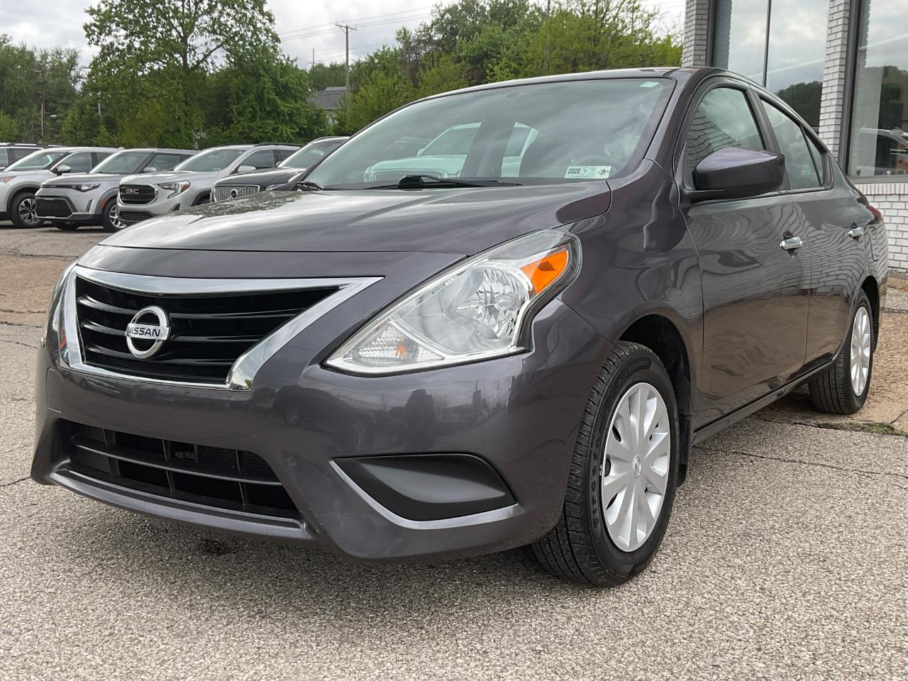Nissan Versa 1.6 S 5M 2015