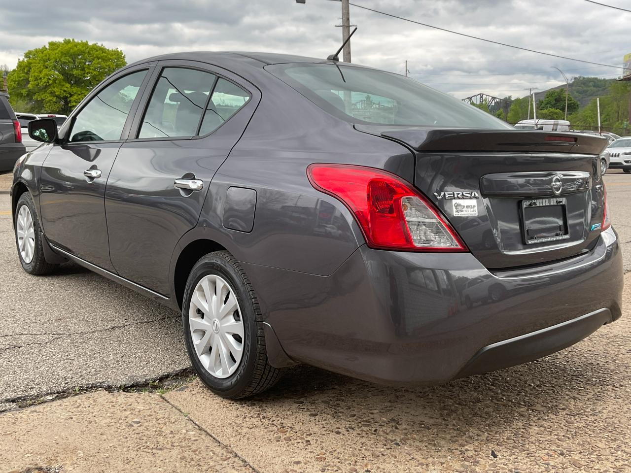 Nissan Versa 1.6 S 5M 2015