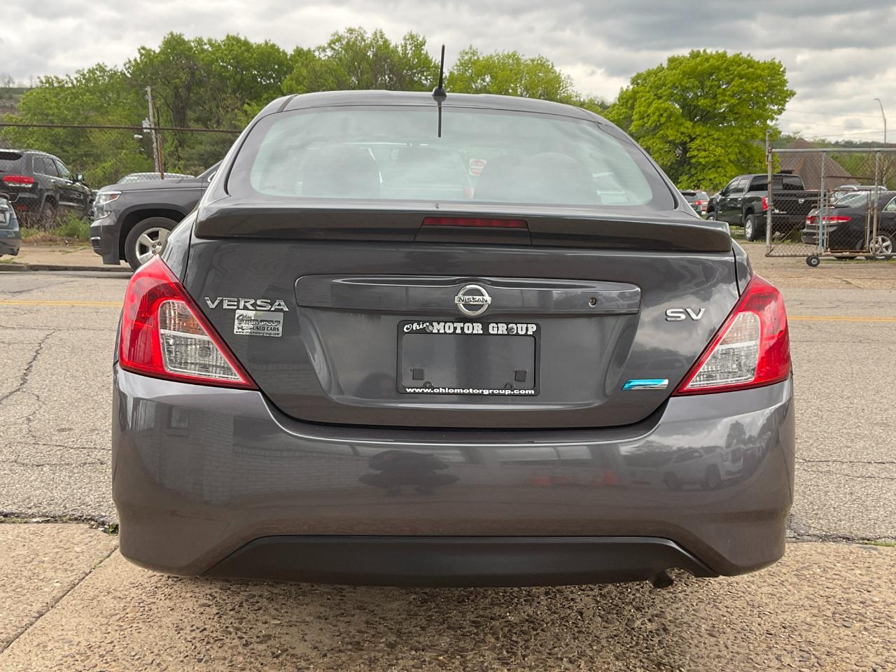 Nissan Versa 1.6 S 5M 2015