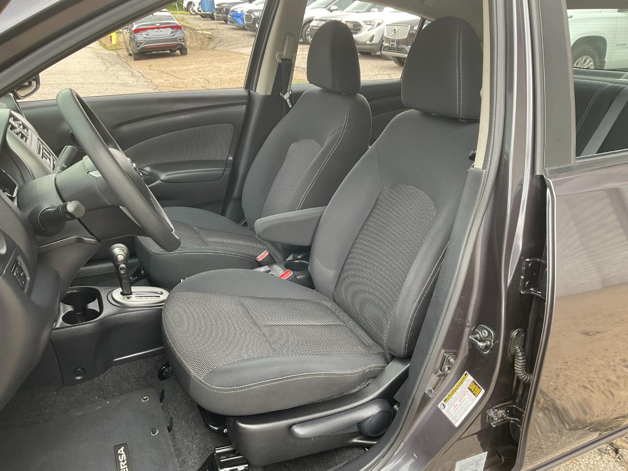 Nissan Versa 1.6 S 5M 2015