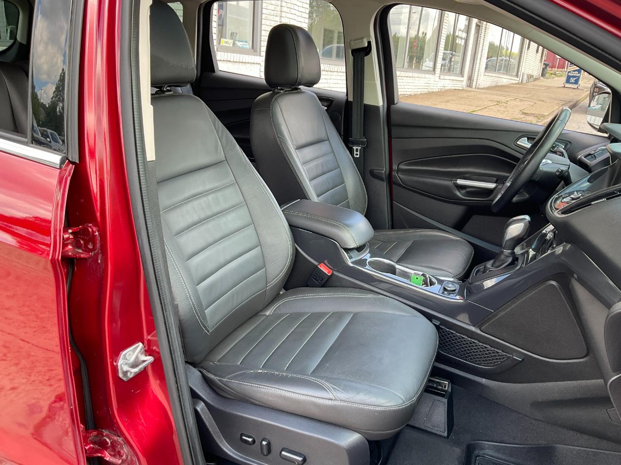 Ford Escape Titanium 4WD 2015