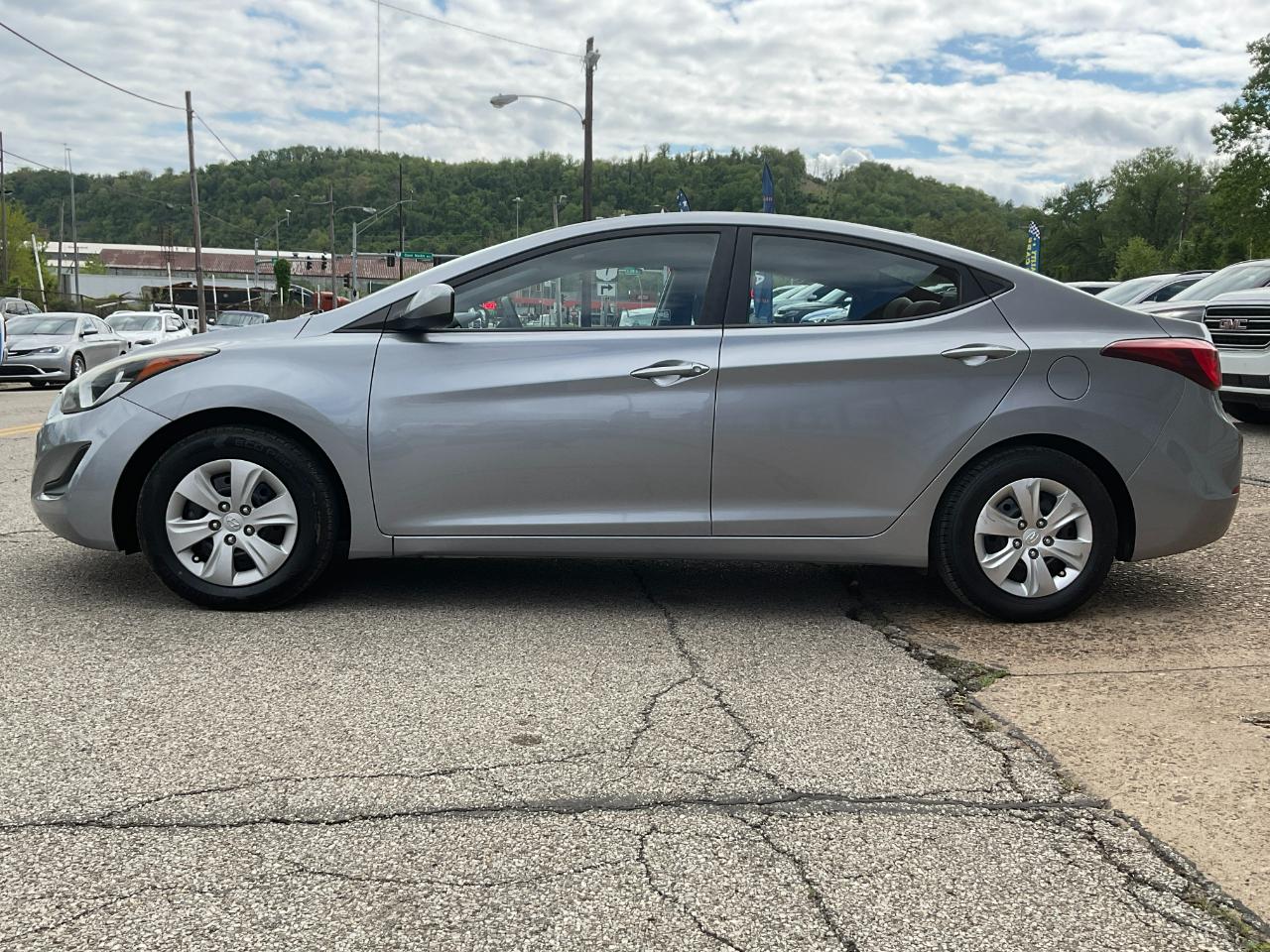 Hyundai Elantra 5dr Sdn GLS Auto 2016