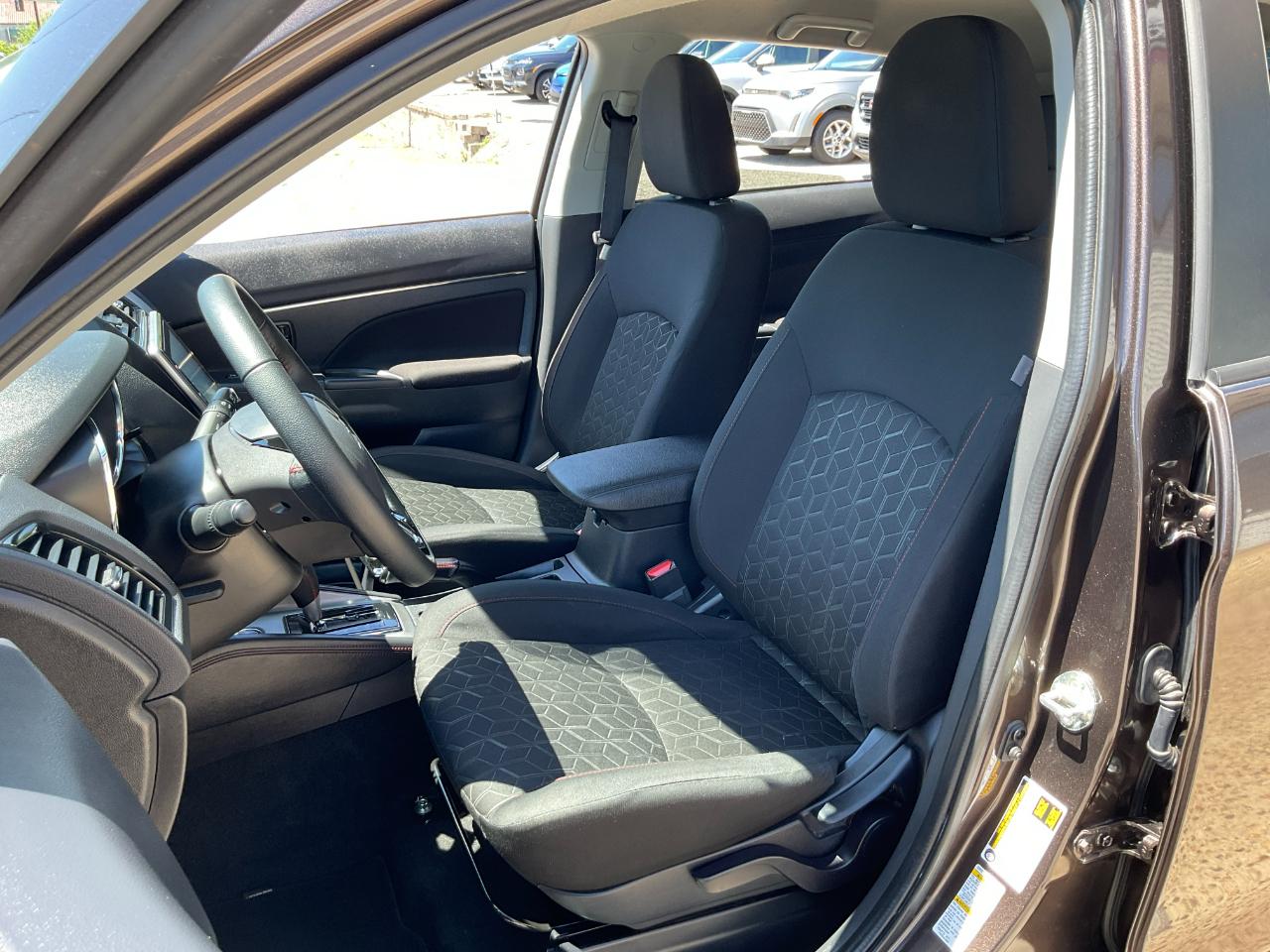 Mitsubishi Outlander Sport 2.0 ES 4WD 2024