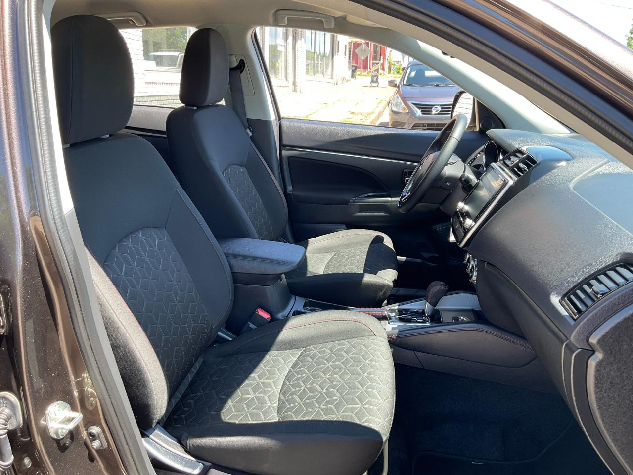 Mitsubishi Outlander Sport 2.0 ES 4WD 2024