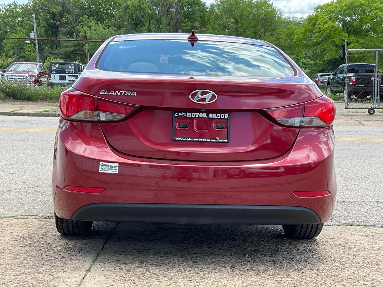 Hyundai Elantra SE 6AT 2016