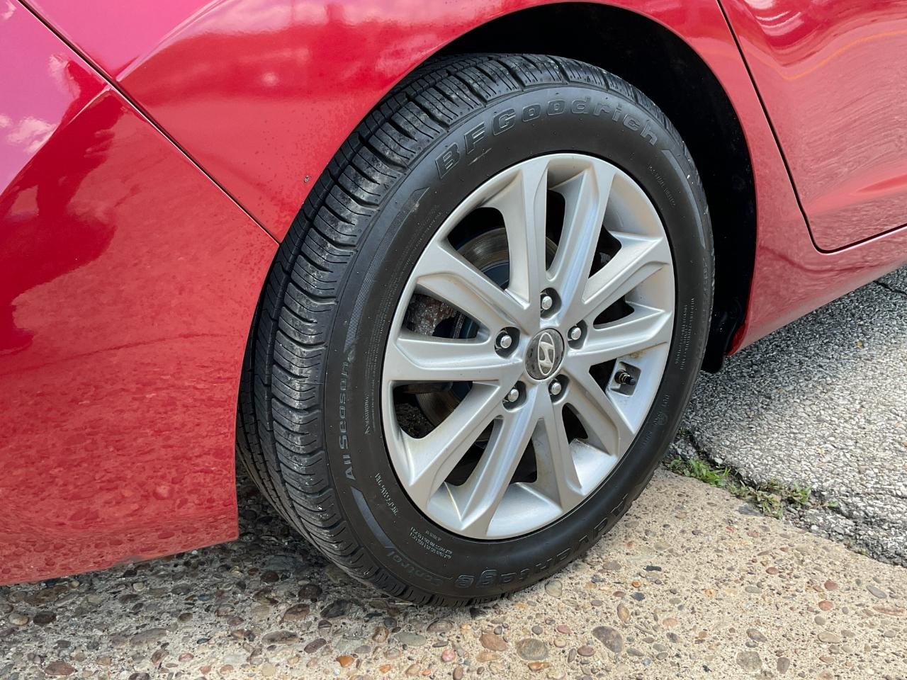 Hyundai Elantra SE 6AT 2016