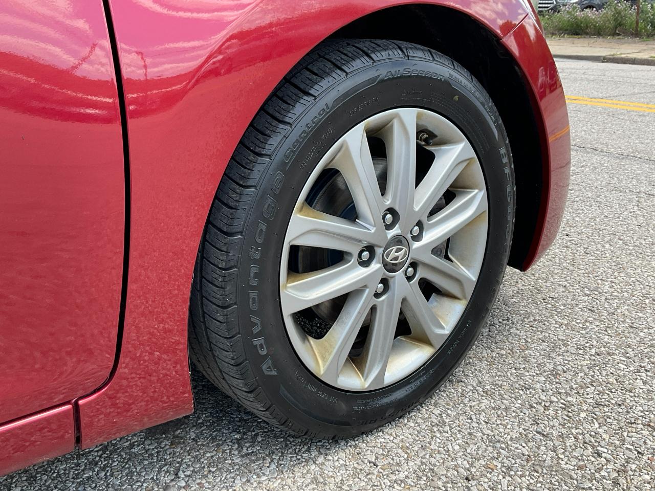 Hyundai Elantra SE 6AT 2016