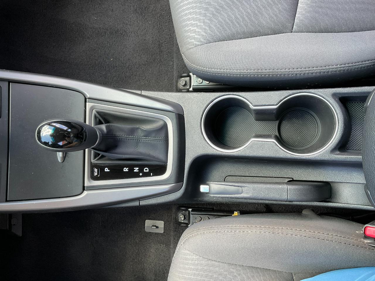 Hyundai Elantra SE 6AT 2016