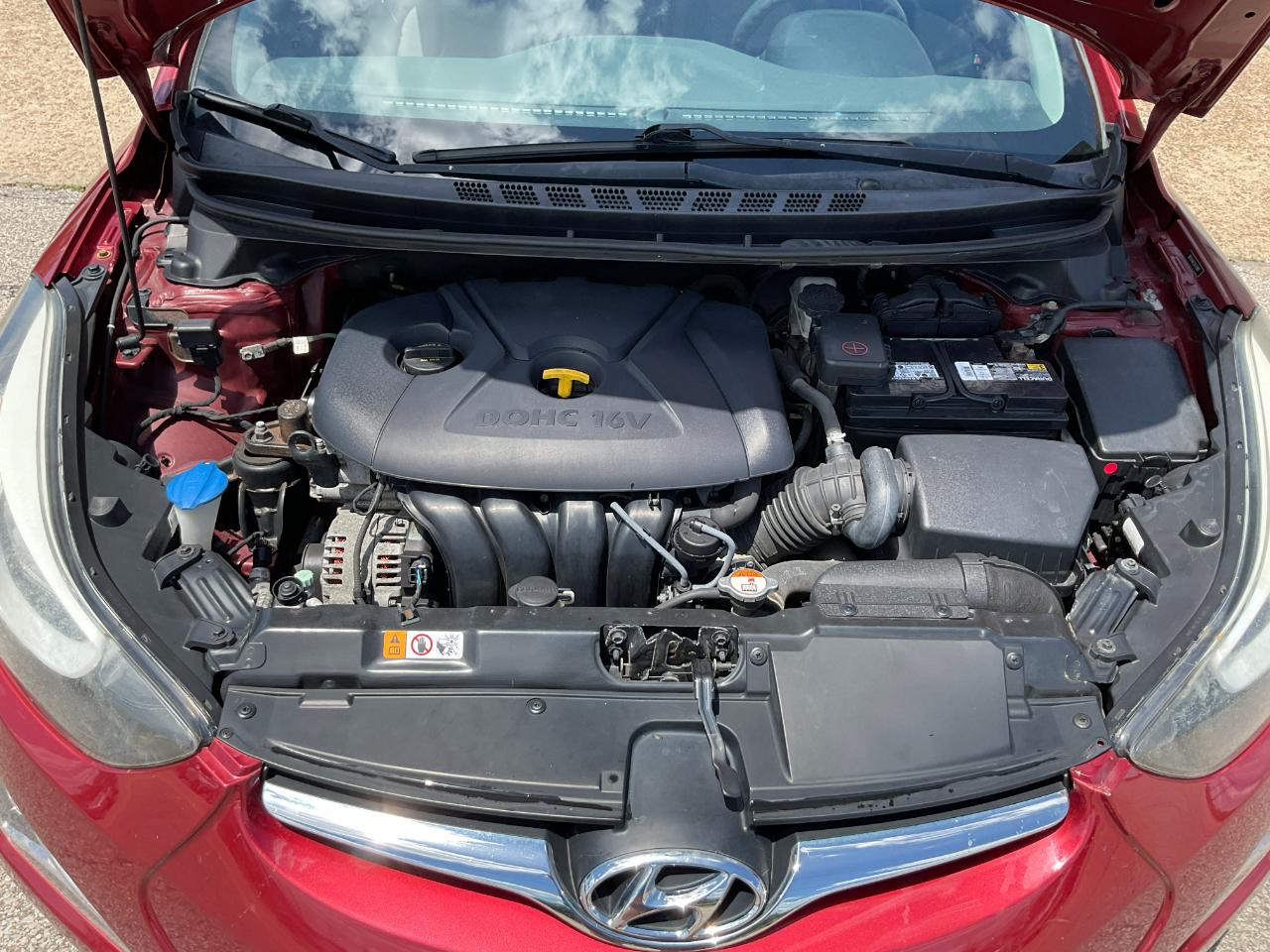 Hyundai Elantra SE 6AT 2016