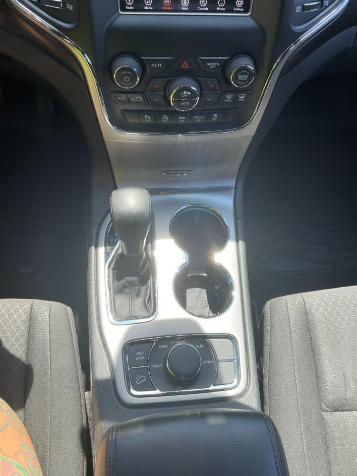 Jeep Grand Cherokee Laredo 4WD 2018