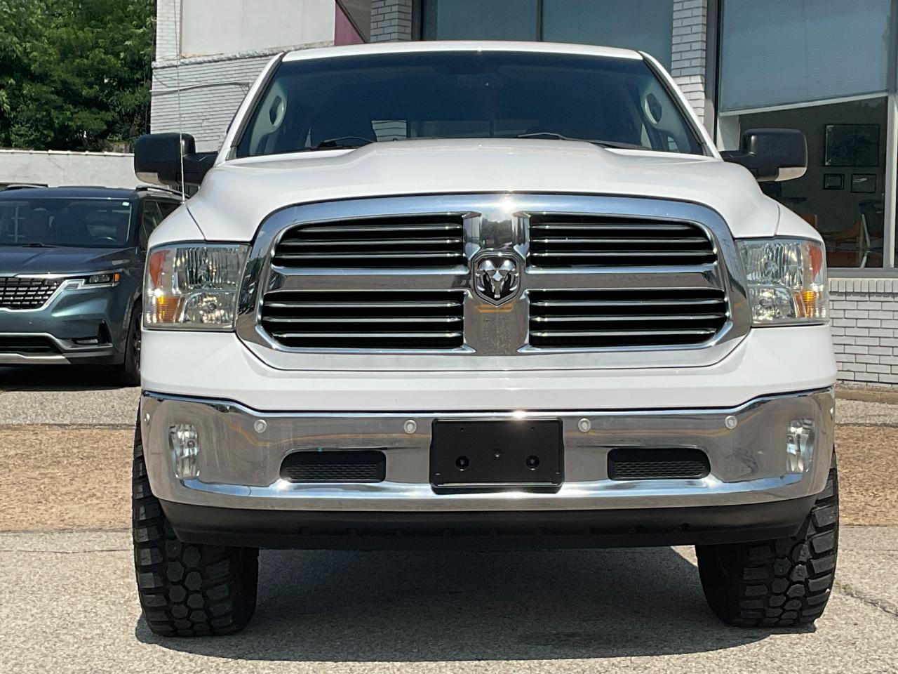 RAM 1500 SLT Crew Cab SWB 4WD 2015