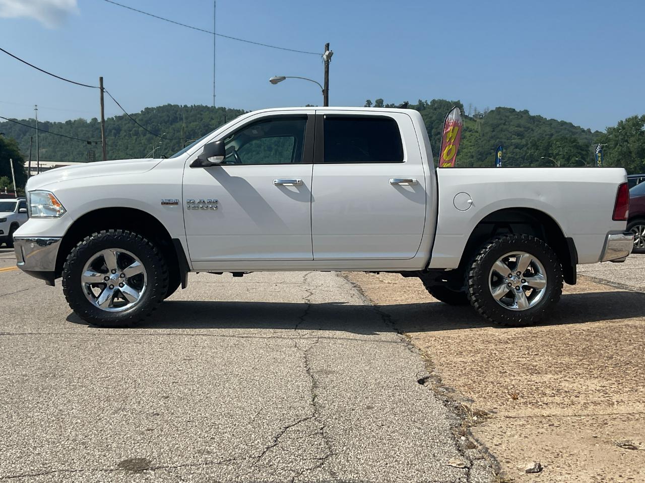 RAM 1500 SLT Crew Cab SWB 4WD 2015