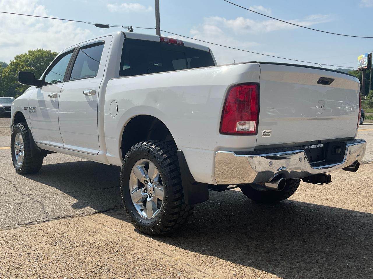 RAM 1500 SLT Crew Cab SWB 4WD 2015