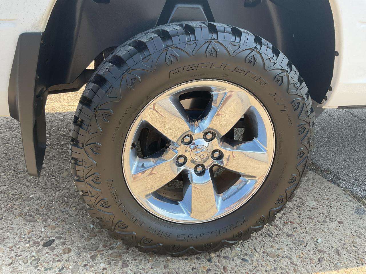 RAM 1500 SLT Crew Cab SWB 4WD 2015