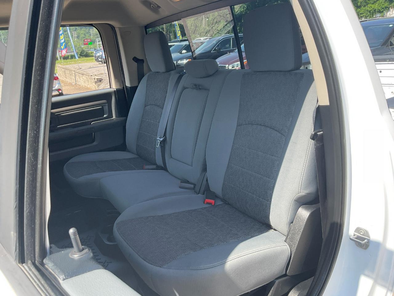 RAM 1500 SLT Crew Cab SWB 4WD 2015