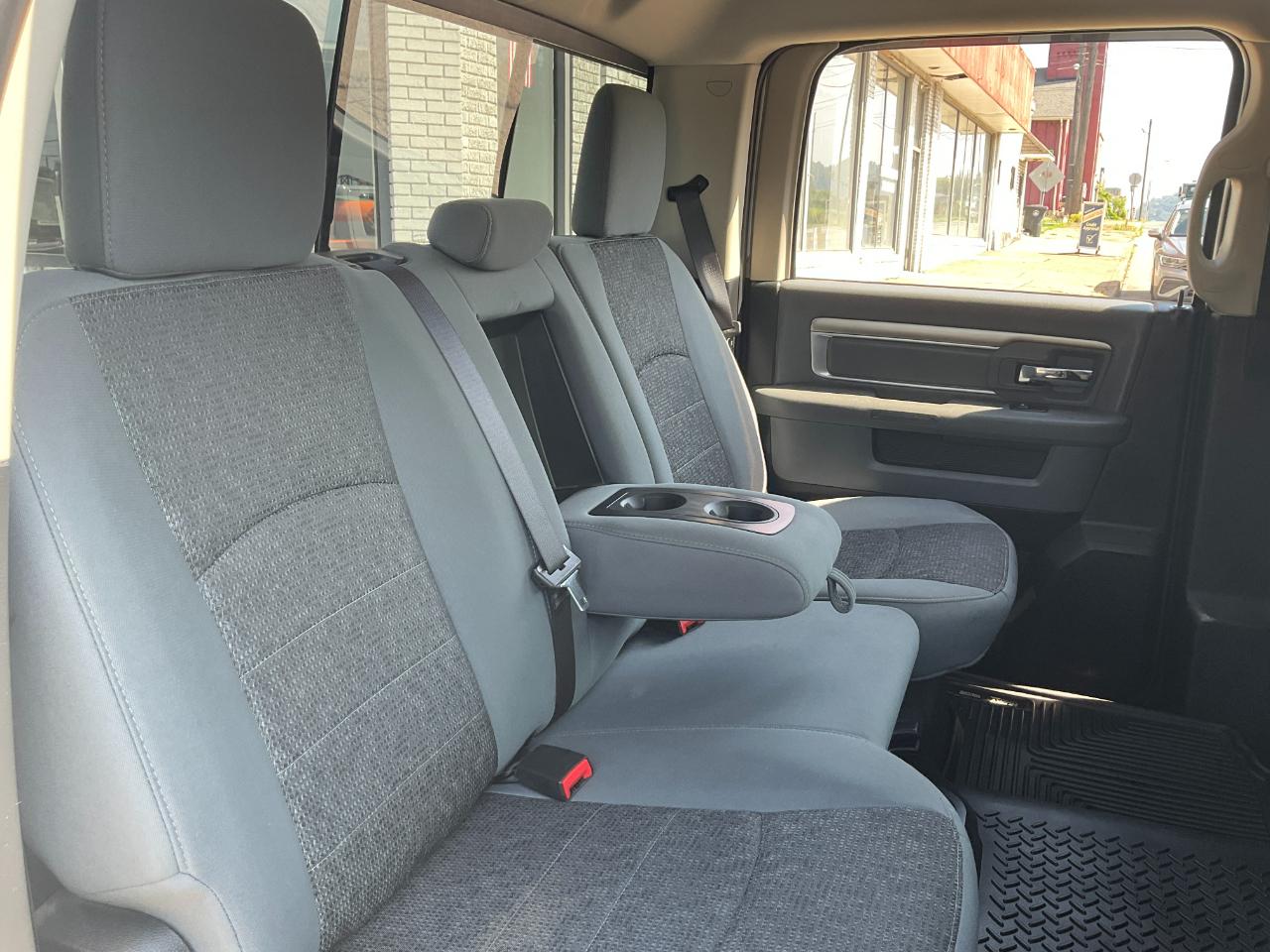 RAM 1500 SLT Crew Cab SWB 4WD 2015