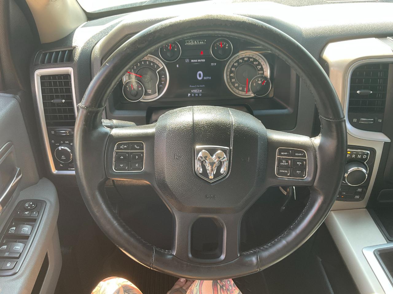 RAM 1500 SLT Crew Cab SWB 4WD 2015