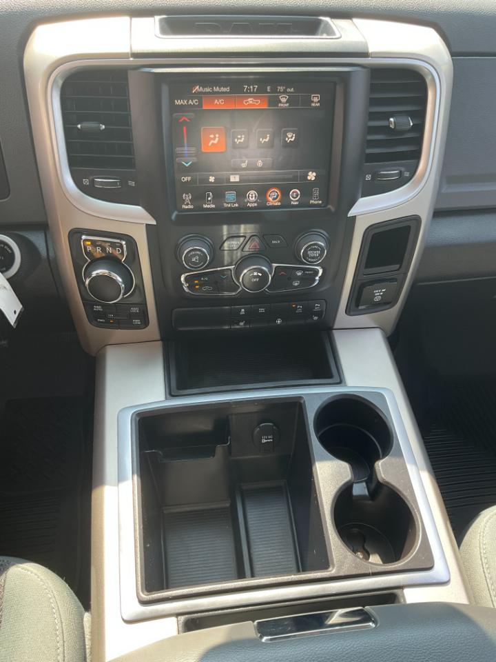 RAM 1500 SLT Crew Cab SWB 4WD 2015
