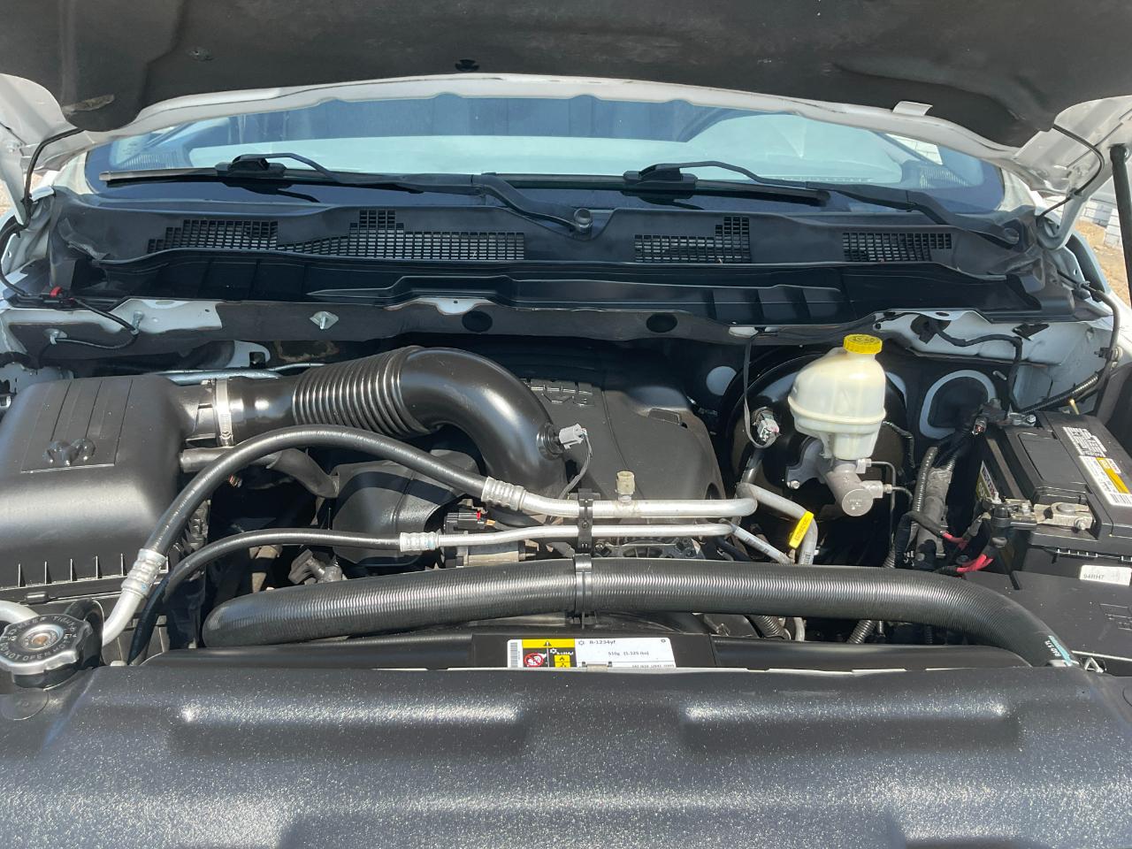 RAM 1500 SLT Crew Cab SWB 4WD 2015