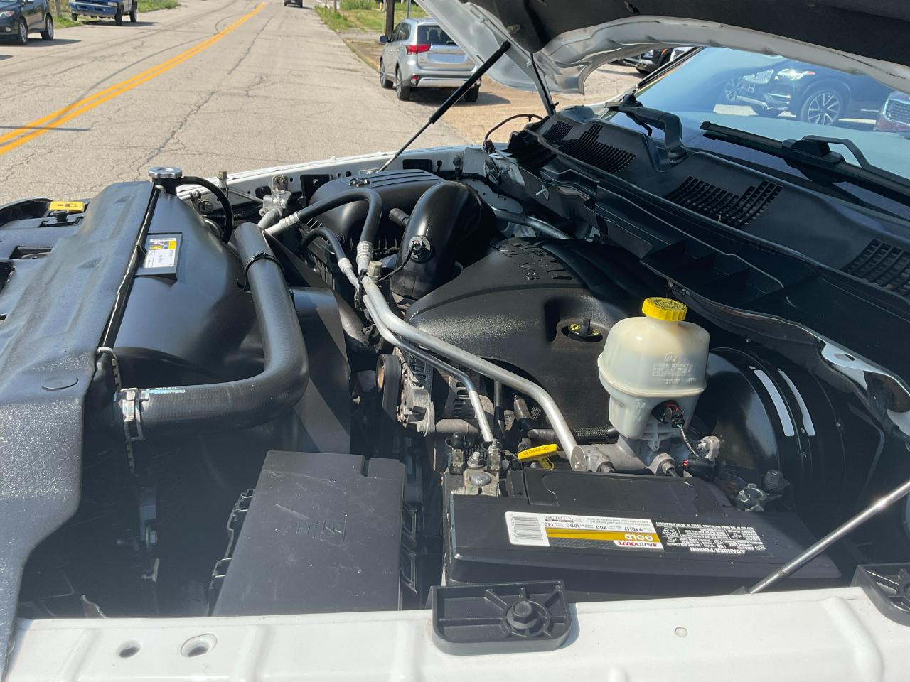 RAM 1500 SLT Crew Cab SWB 4WD 2015