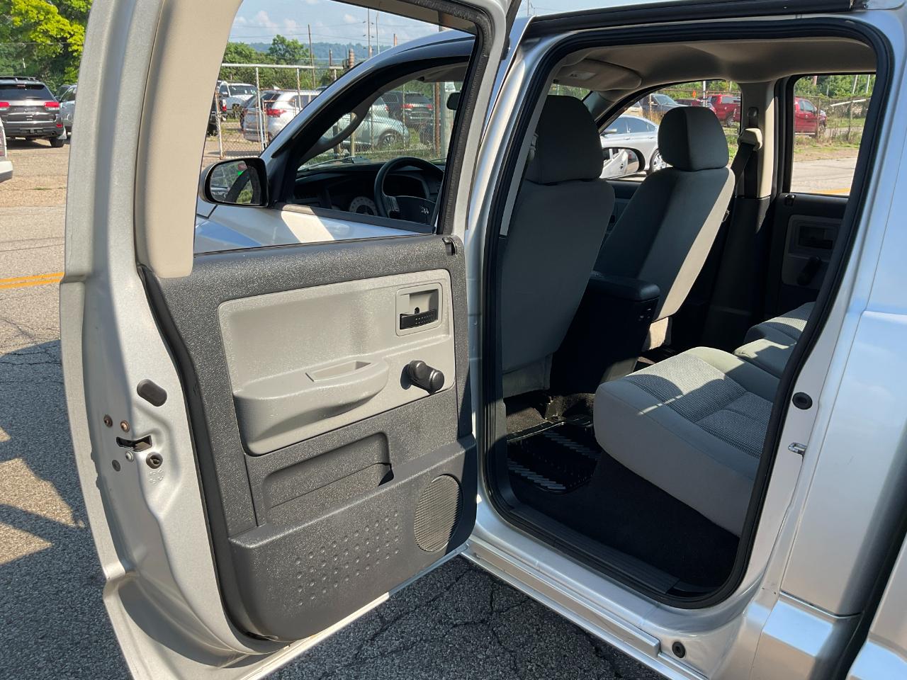 RAM Dakota ST Crew Cab 2WD 2010