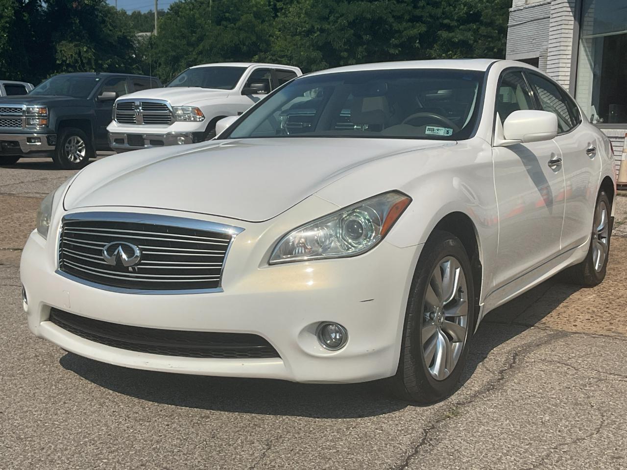 Infiniti M 37x 2012