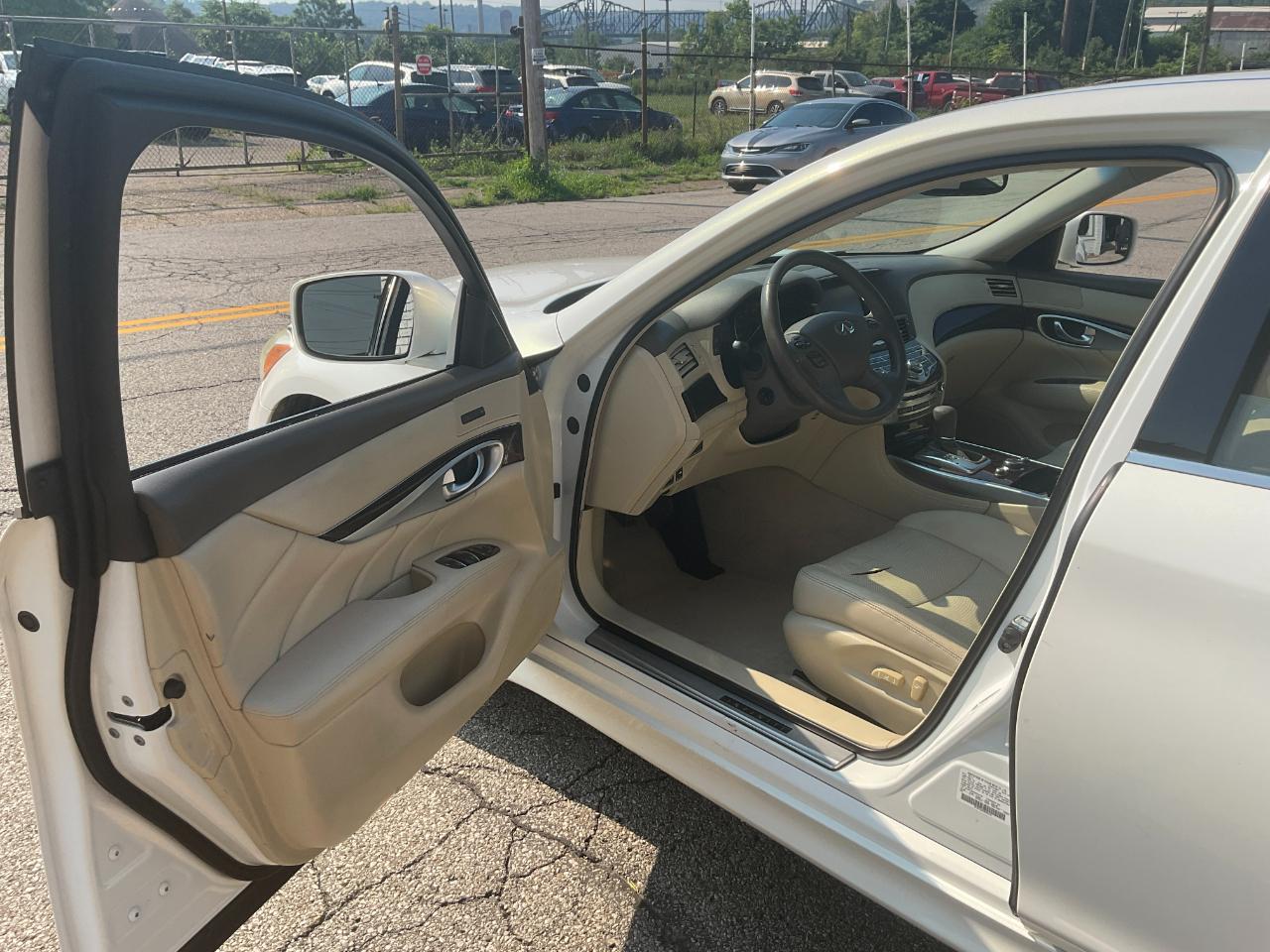 Infiniti M 37x 2012