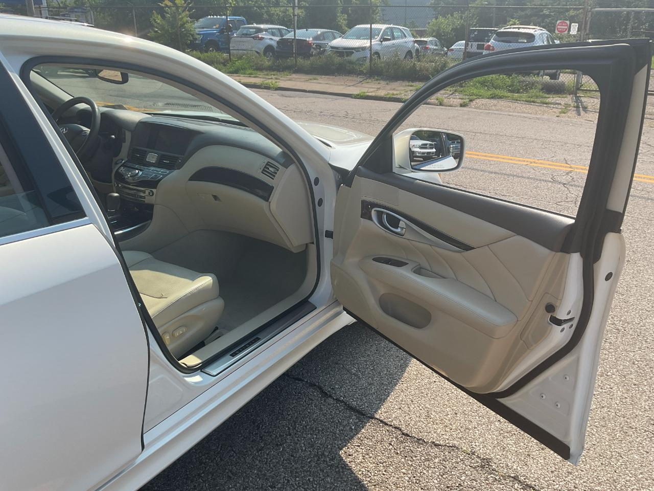 Infiniti M 37x 2012