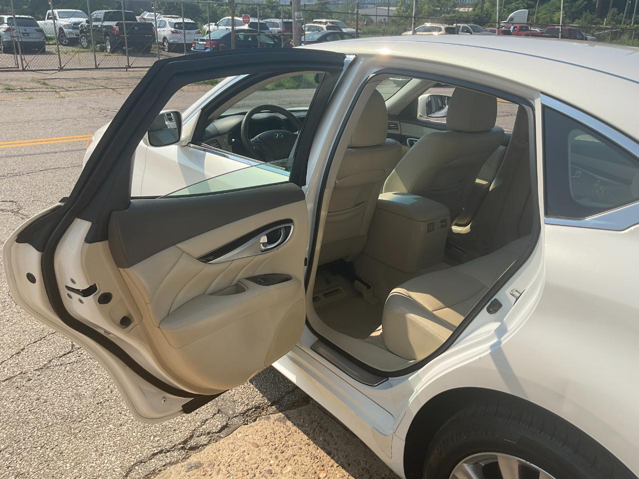 Infiniti M 37x 2012