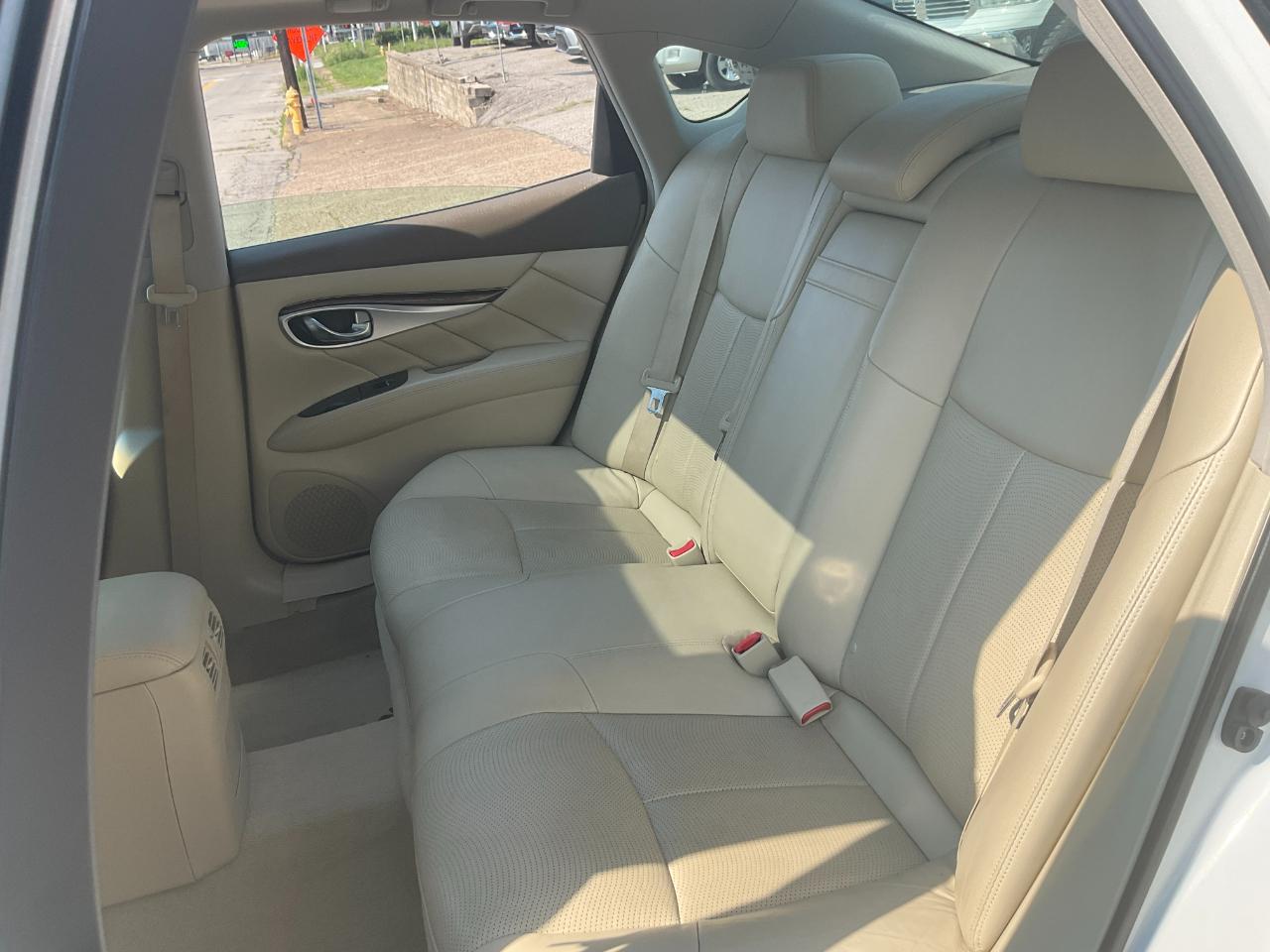 Infiniti M 37x 2012