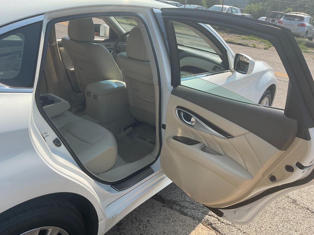 Infiniti M 37x 2012