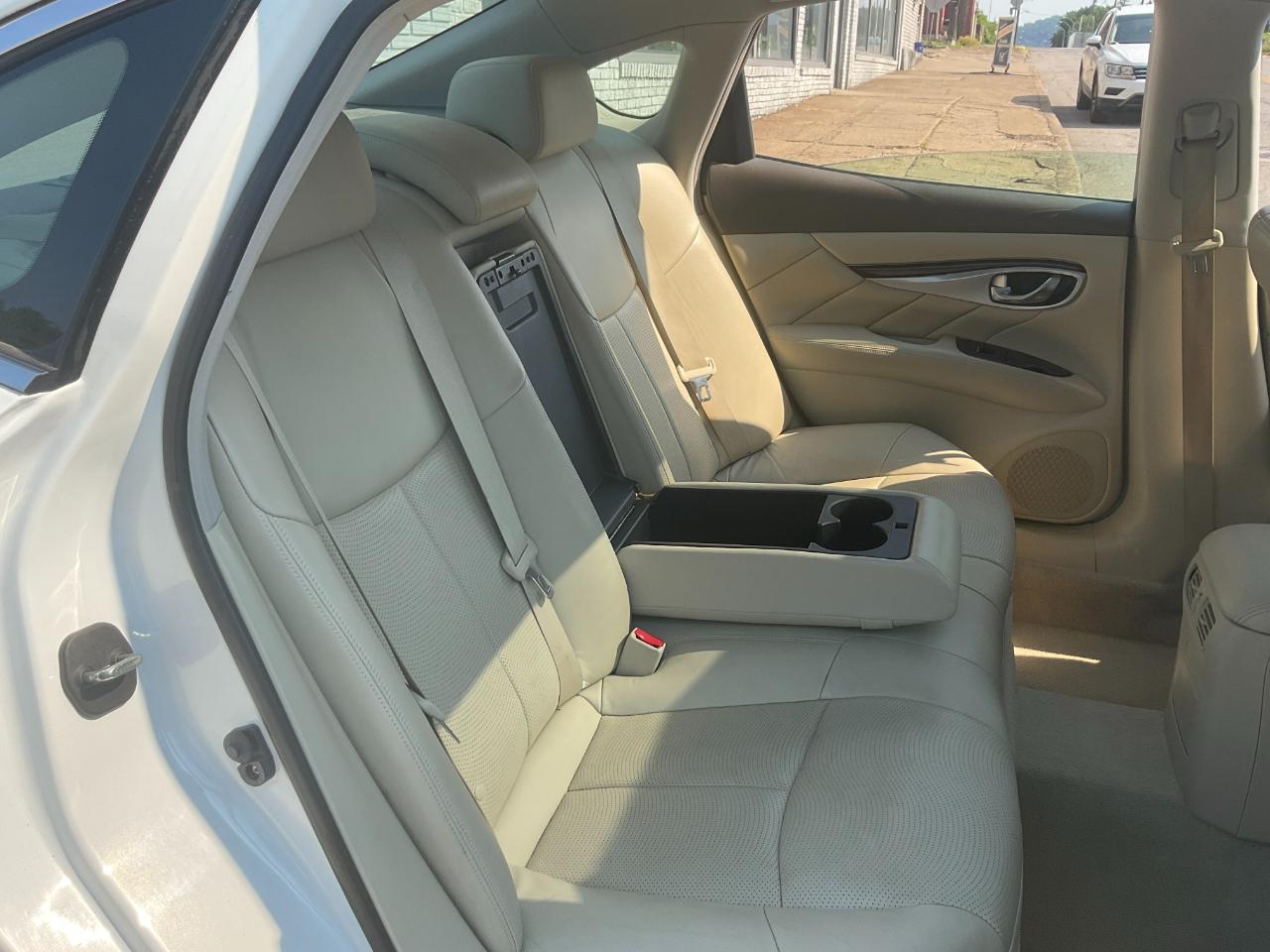 Infiniti M 37x 2012