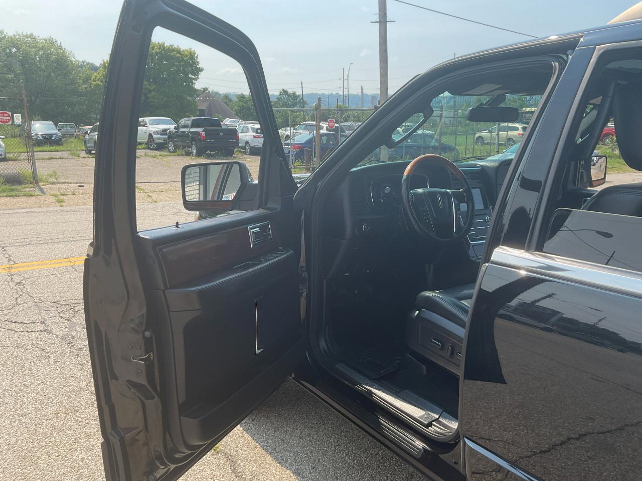Lincoln Navigator Select 4WD 2017