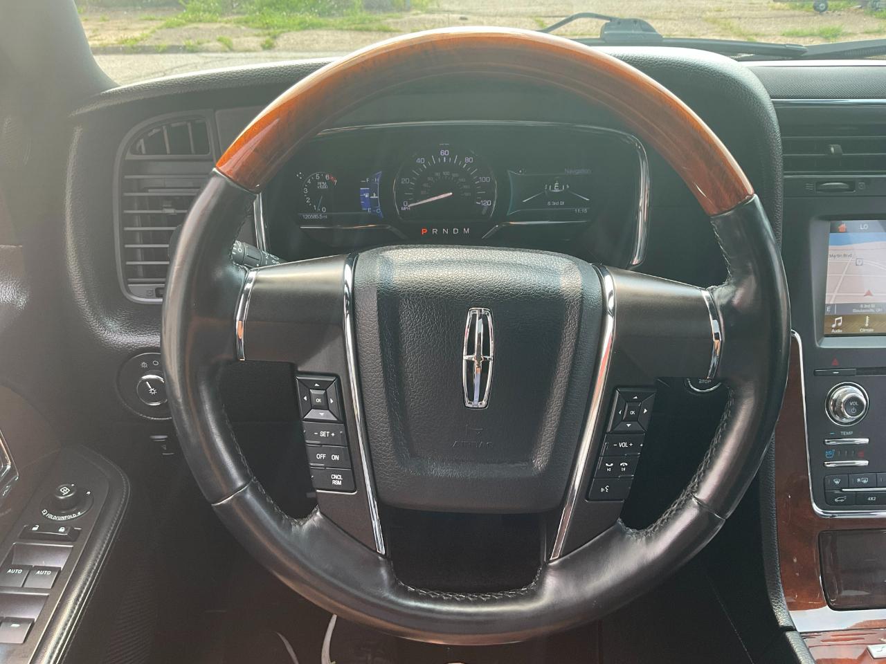 Lincoln Navigator Select 4WD 2017