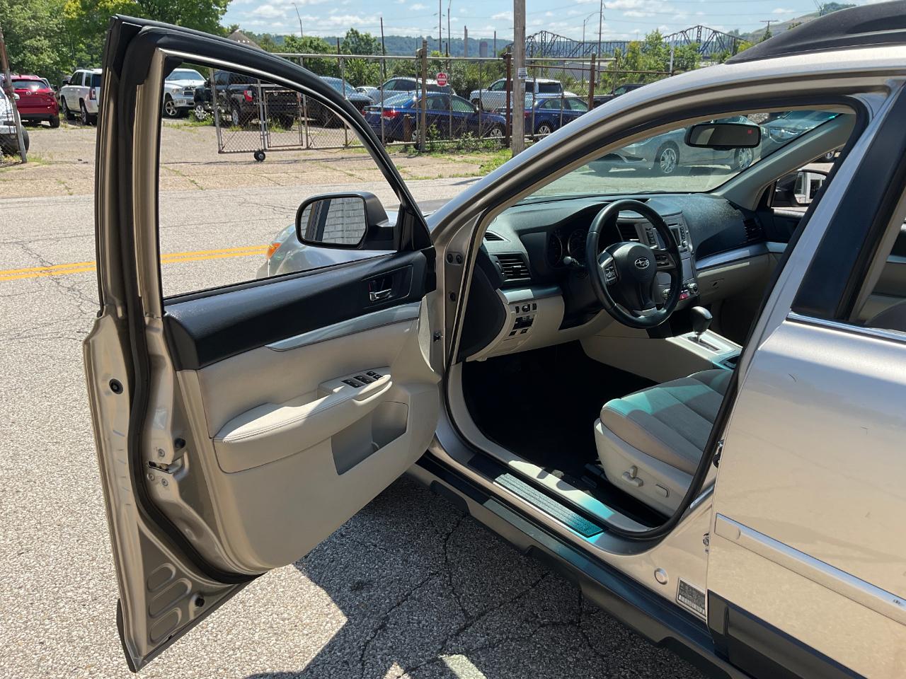 Subaru Outback 2.5i Premium 2014